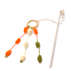 Krúžok, bambuľky a rolničky na prúte, hračka